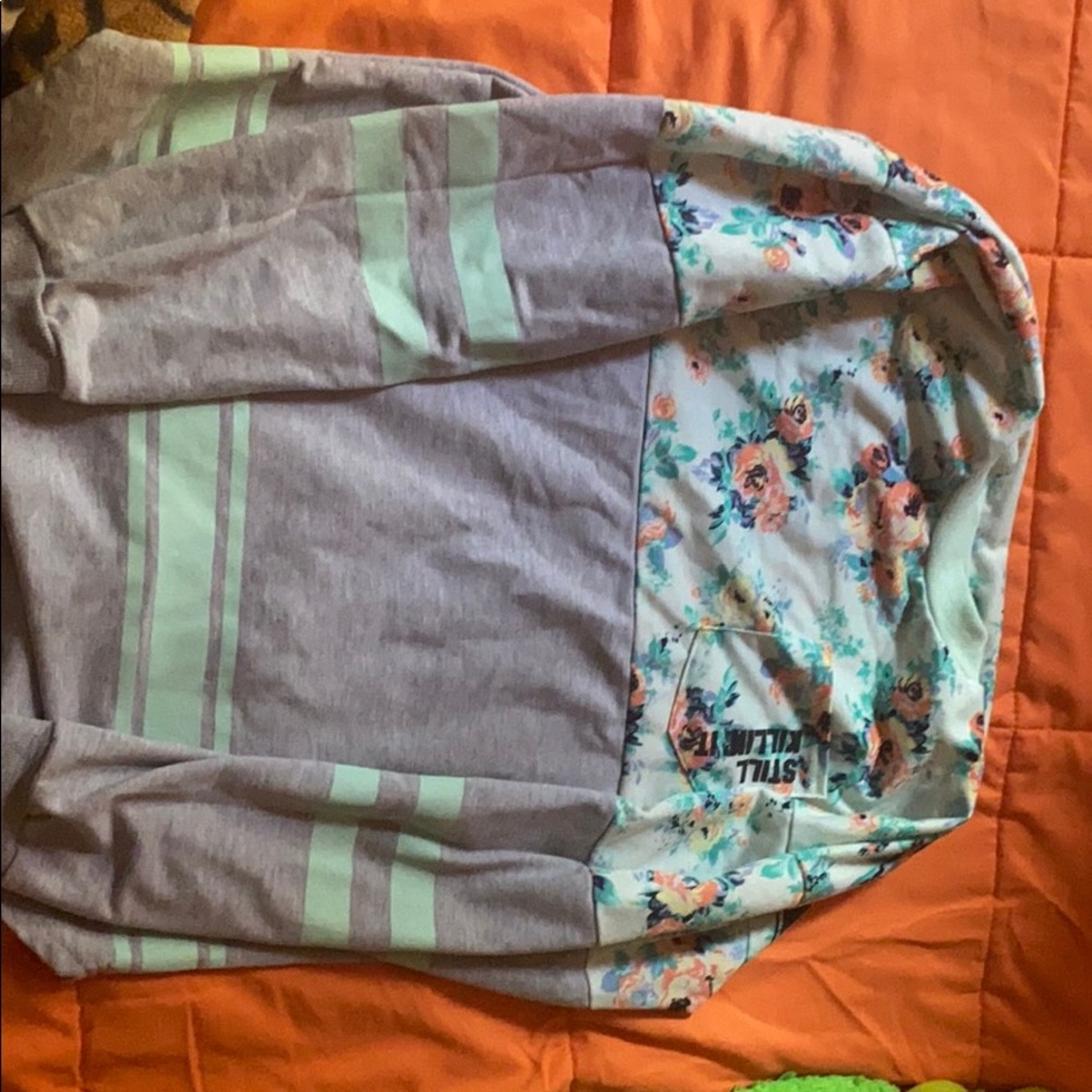 Sweatshirt